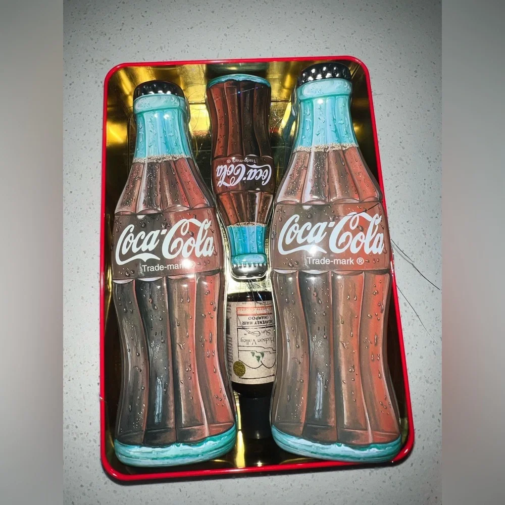 ✨Personalized🎄COCA-COLA Tin Gift Box + 3 Bottle Shaped Tin Boxes full of Beauty - Picture 4 of 11